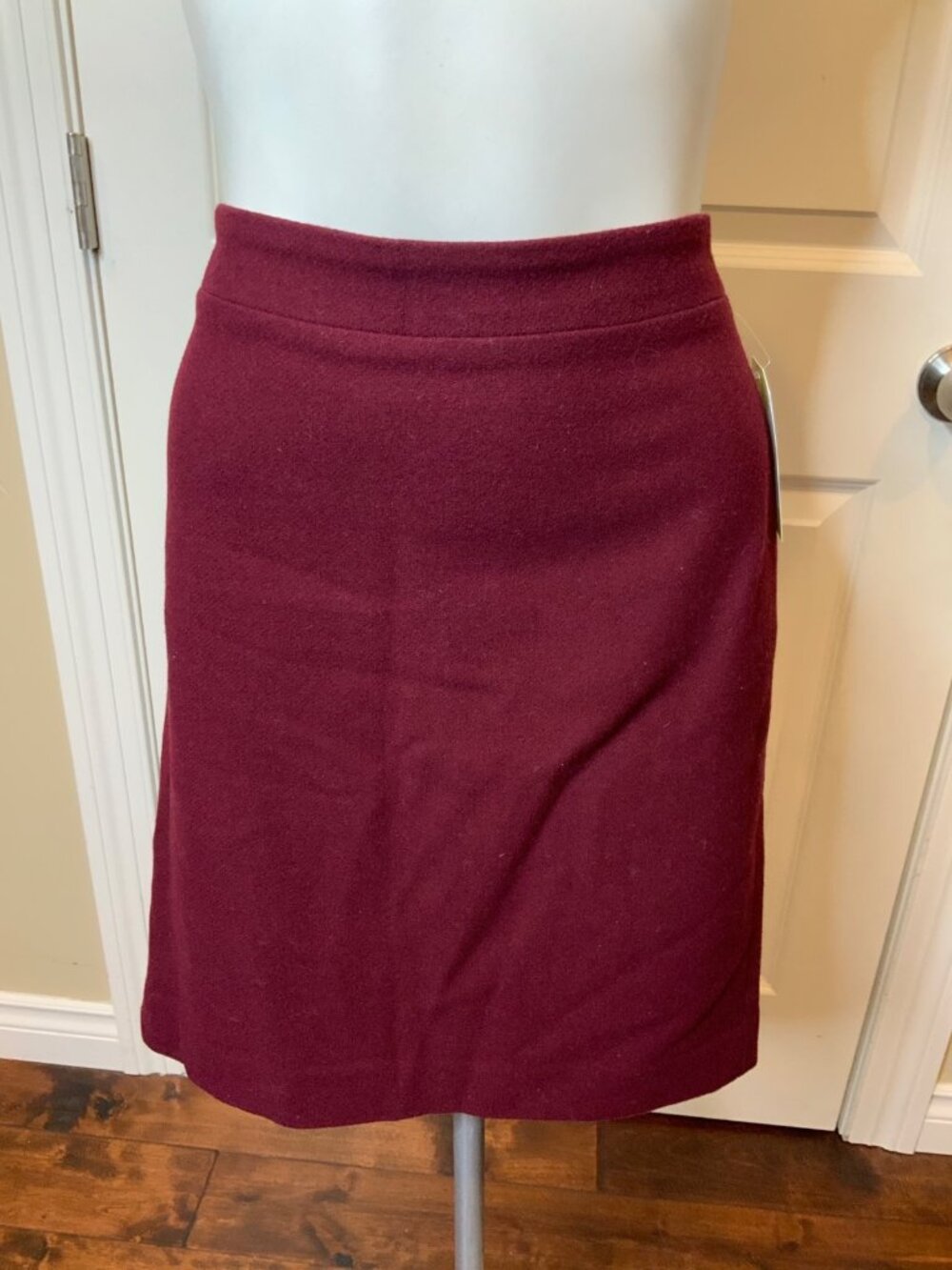 J Crew The Pencil Skirt Maroon Wool Blend Pencil Skirt W/ Back Slit, Size 6